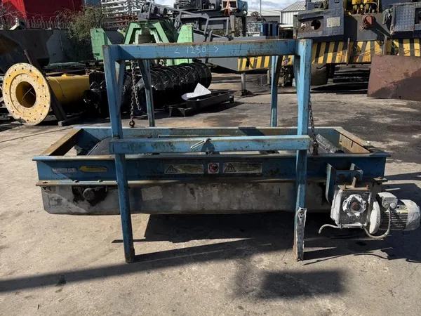 Master Magnets Overband Magnet c/w Frame – view 2