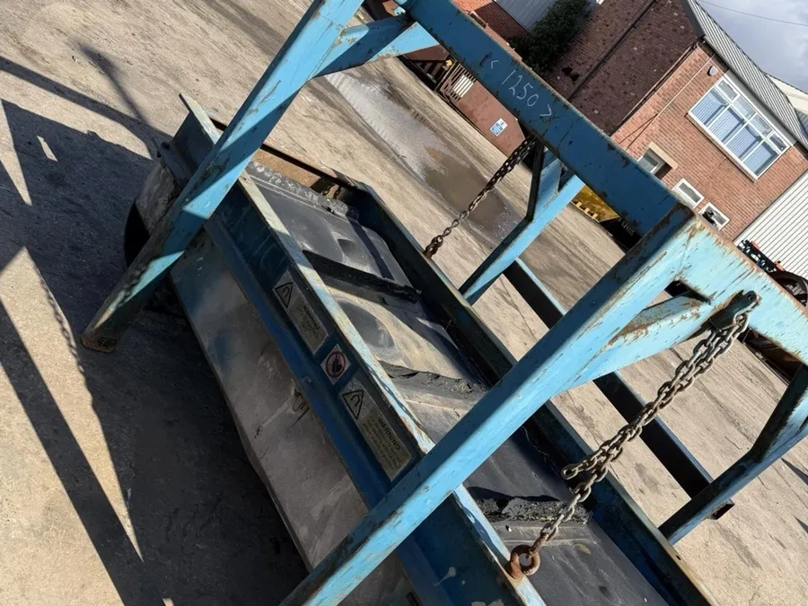 Master Magnets Overband Magnet c/w Frame – view 3