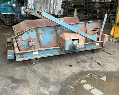 Screen box under repair in the workshop