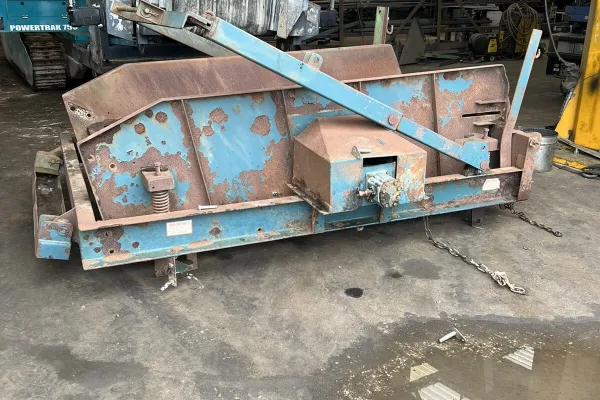 Screen box under repair in the workshop